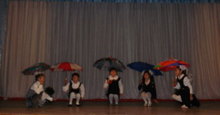 Танец «Осенние зонтики», 4б кл. (кл.рук.Душанбаева А.И.)